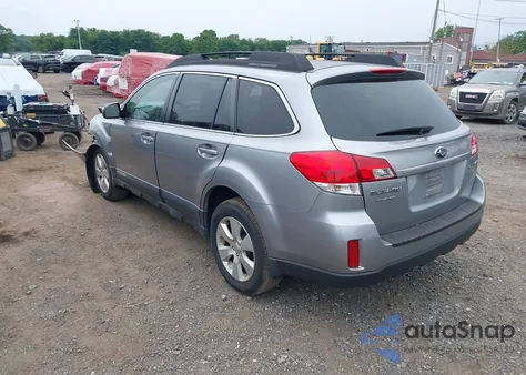 2010 Subaru Outback 3.6R Limited z USA, uszkodzony, nr VIN 4S4BRDJC8A2349472